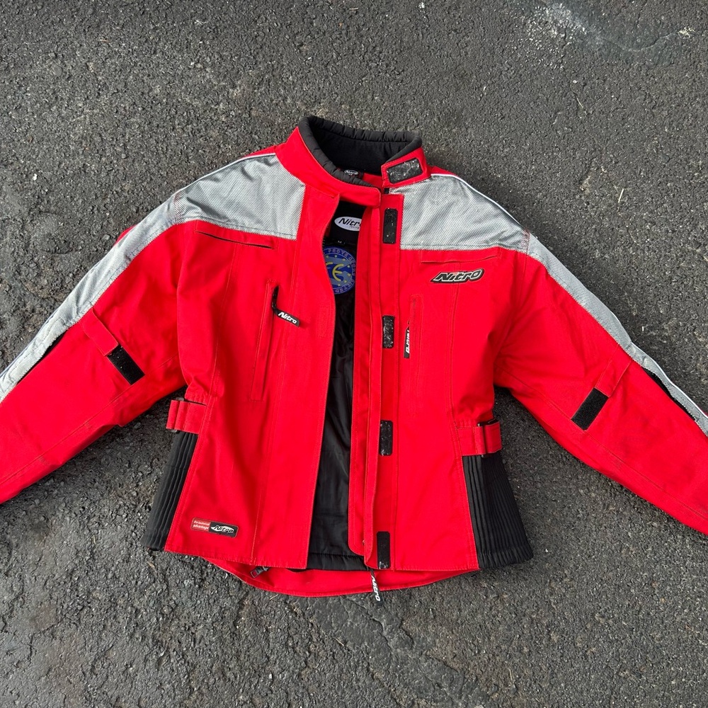 woman’s padded “nitro” bike jacket